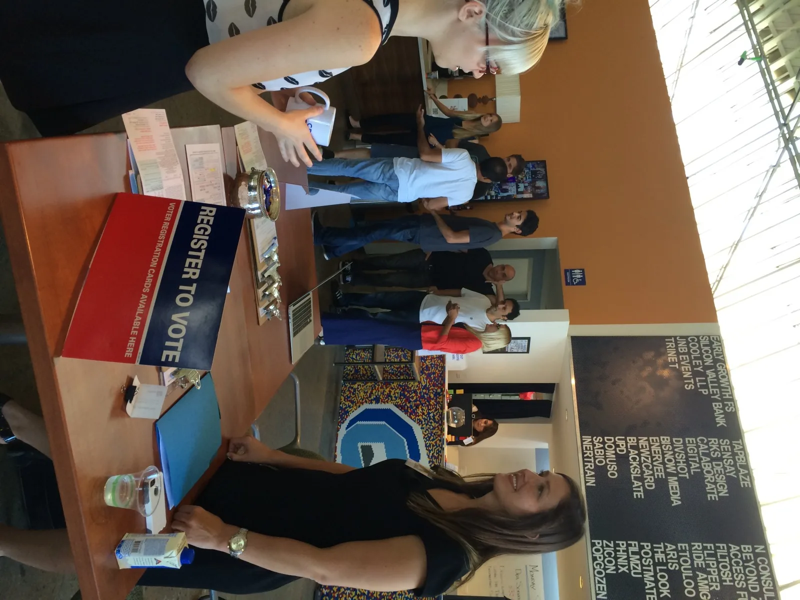 A Cross Campus member registers to vote in the upcoming November 4 election (photo courtesy of the Santa Monica Chamber of Commerce)