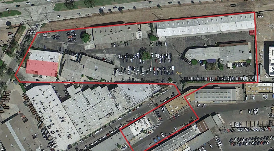 An overhead view of Bergamot Station Arts Center with the project area outlined in red (image from Rethink/KOR Group proposal)