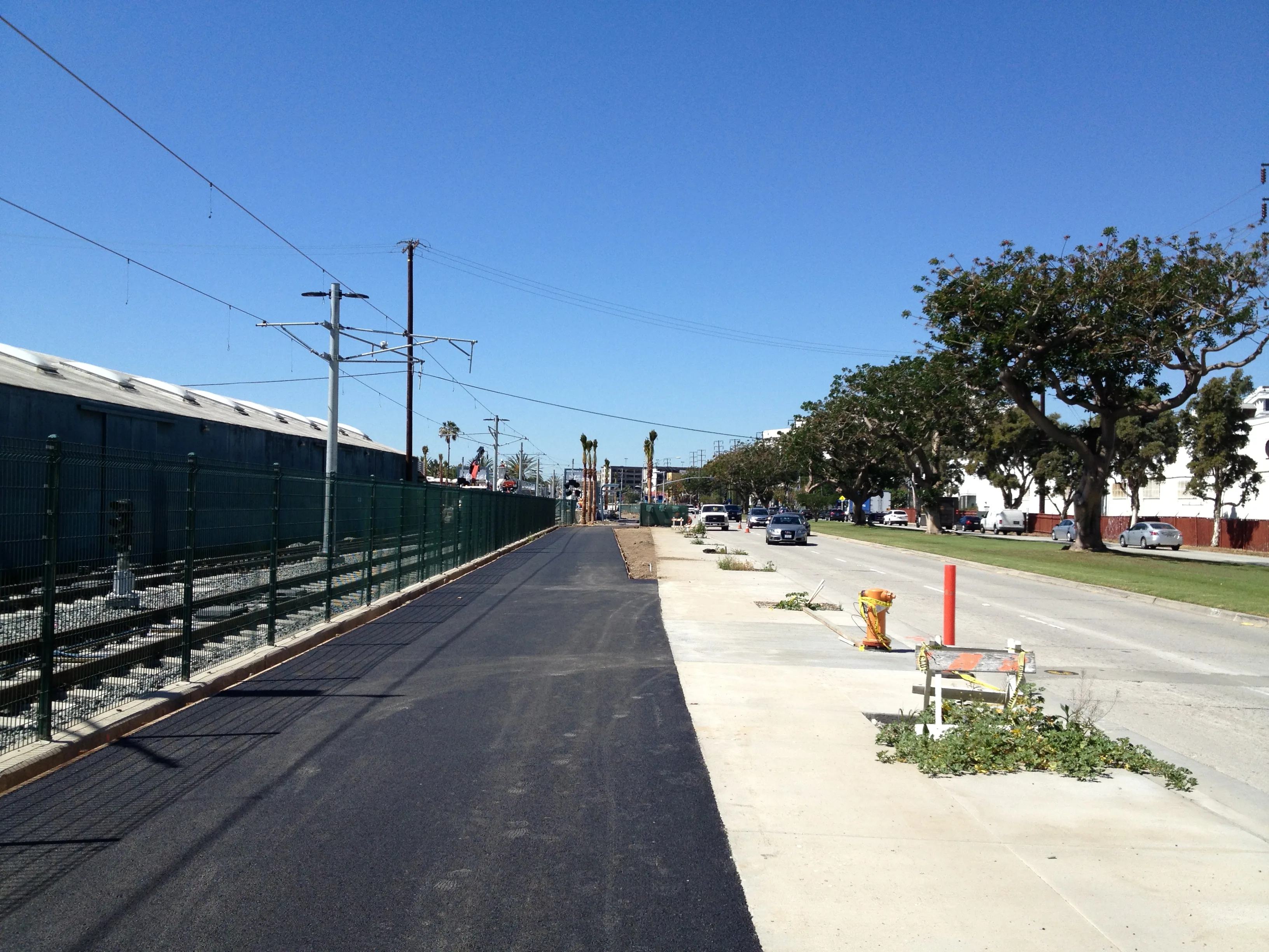 Here is the Expo bikeway, looking westward to Olympic and 26th Street, back in May. Photo: Streetsblog LA