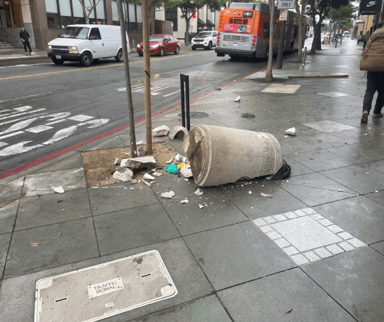 Metro Bus Skids off the Sidewalk in Downtown Santa Monica. City and Metro Respond Quickly. Metro Bus Skids off the Sidewalk in Downtown Santa Monica. City and Metro Respond Quickly.
